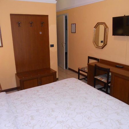 מונטה קטיני טרמה Hotel Salus מראה חיצוני תמונה